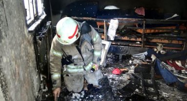 Avcılar'da 4 katlı binanın 1'inci katında yangın