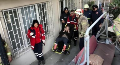 Avcılar'da evde düşen yaşlı kadınları kurtarmak için seferber oldular