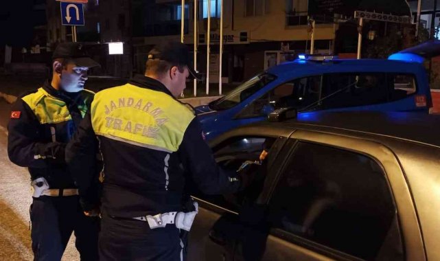 Aydın'da jandarma ekipleri 'alkol ve uyuşturucu' denetimi gerçekleştirdi