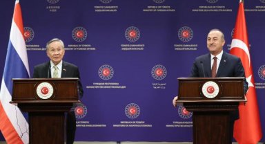Bakan Çavuşoğlu: Pompeo'nun yazdıklarında abartı ve çifte standart var