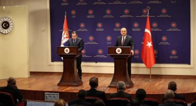 Bakan Çavuşoğlu: Pompeo'nun yazdıklarında abartı ve çifte standart var