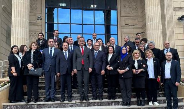 Bakan Özer, Bakü Mesleki Eğitim Merkezi'ni ziyaret etti