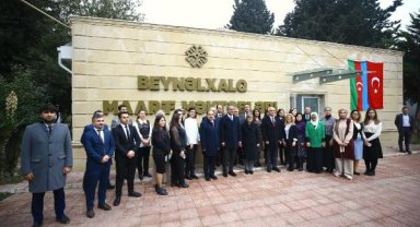 Bakan Özer, Maarif Okulları, Bakü Avrupa Lisesi ve Bilim Bakü Merkezi'ni ziyaret etti