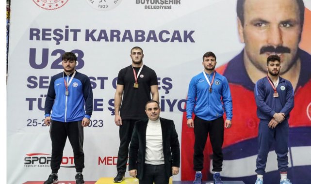 BARÜ'lü milli güreşçi, ülkemizi Dünya ve Avrupa şampiyonalarında temsil edecek