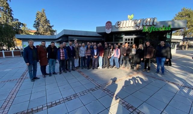 Başkan Büyükkılıç, Erzurum Devlet Tiyatrosu sanatçıları ile bir araya geldi