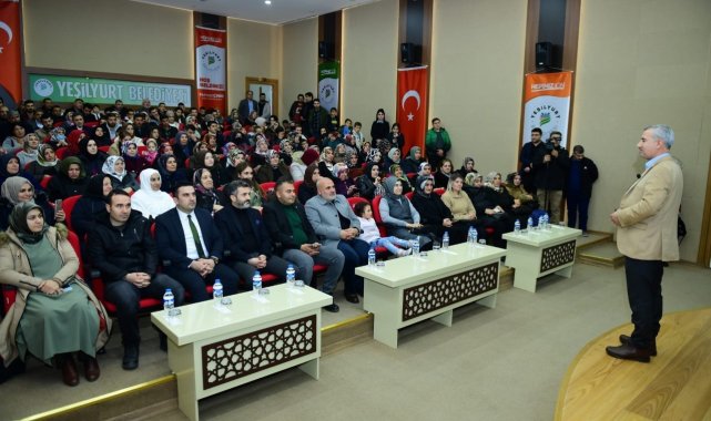 Başkan Çınar, kadın ve gençlere konuştu