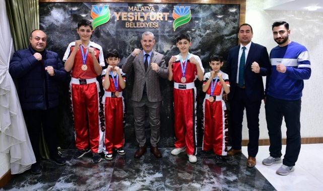 Başkan Çınar, şampiyon sporcuları ağırladı