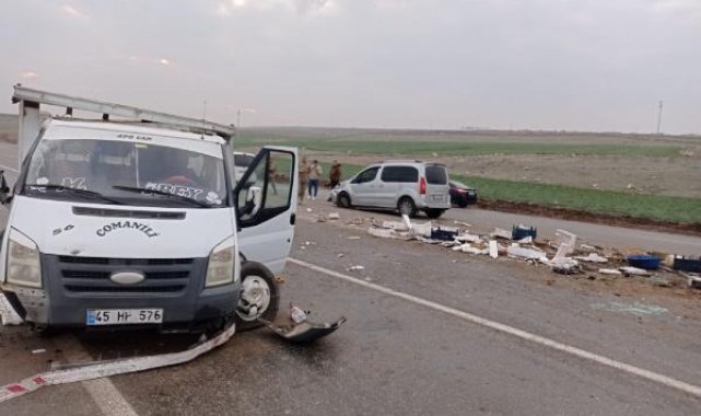 Batman'da kamyonet, hafif ticari araçla çarpıştı; kilolarca balık yola saçıldı