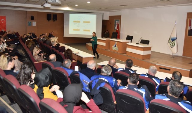 Belediye personelleri etkili iletişimi öğreniyor