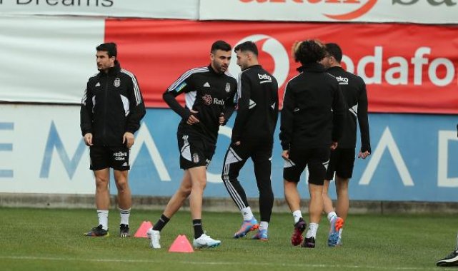 Beşiktaş'ta Ghezzal kontrollü olarak takımla çalışmalara başladı