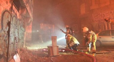 Beyoğlu'nda kilisenin lojman kısmında yangın: 1 ölü, 2 yaralı