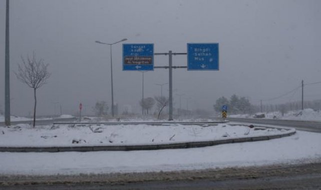 Bingöl'de 138 köy yolu, kardan kapalı