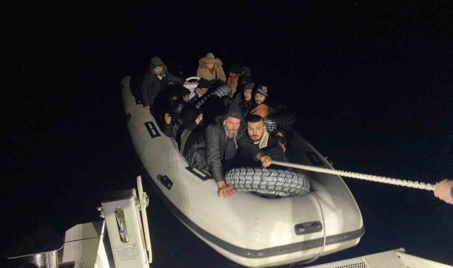 Bodrum'da 17 düzensiz göçmen kurtarıldı