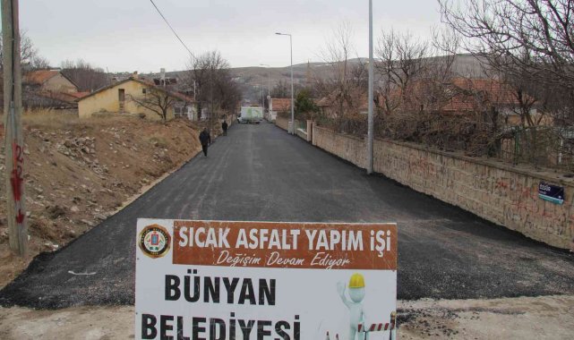 Bünyan'da asfaltlama çalışmaları sürüyor