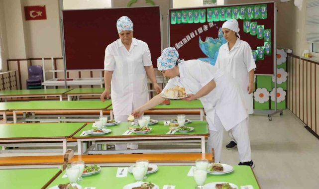 Bursa'da 70 bin öğrenciye ücretsiz yemek