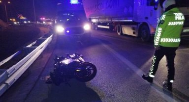 Bursa'da motosiklet bariyerlere çarptı; 1 ölü, 1 yaralı