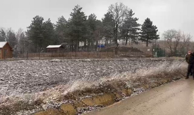 Bursa'da şehir merkezinin yüksek kesimlerine yılın ilk karı yağdı