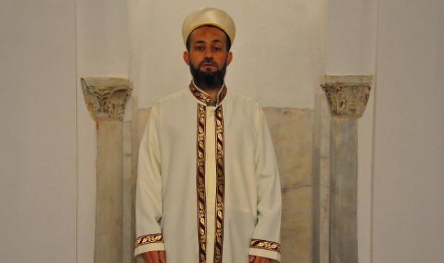 Camide imam, yeşil sahada başkan