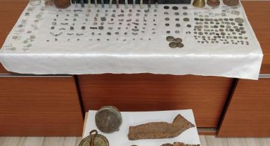 Çanakkale'de Osmanlı dönemi madalyaları ele geçirildi; 2 gözaltı