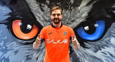 Caner Erkin resmen Başakşehir'de