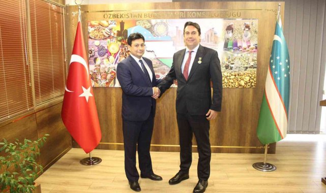 Cem Kürşad Hasanoğlu'na 'Halklar Dostluğu Nişanı'
