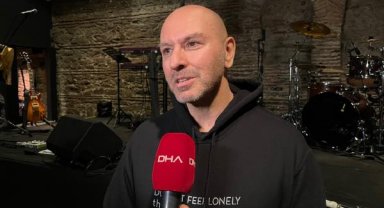 Demir Demirkan, yeni albümünü konserle tanıttı