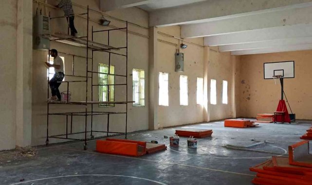 Diyarbakır 'da 26 okulun spor salonu yenilendi