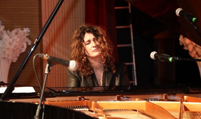 Dünyaca ünlü piyanist Anjelika Akbar Ordu'da konser verdi