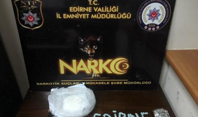 Edirne'de otomobilde metamfetamin ve uyuşturucu haplara 2 tutuklama