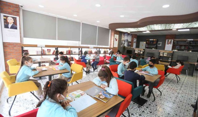 Efeler'de 9'uncu Kitap Kafe açılış için gün sayıyor