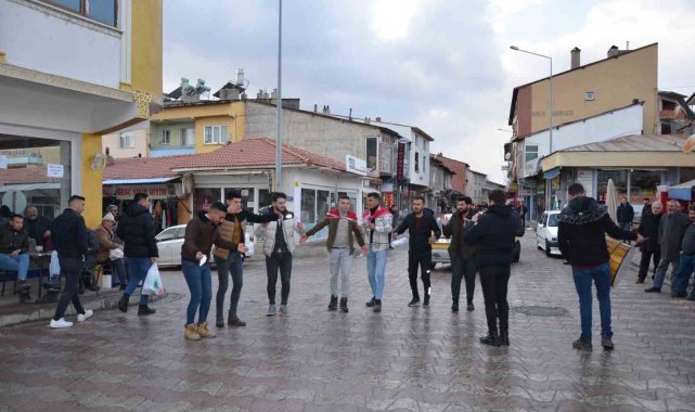 Eksi 10 derecede halaylı asker uğurlaması