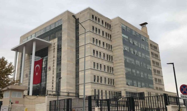Elazığ'da 51 yıl kesinleşmiş hapis cezası bulunan 2 zanlı yakalandı