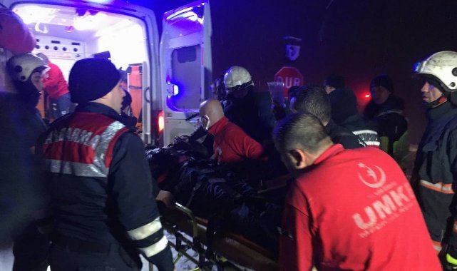 Elazığ'da kazada takla atan aracın altında sıkıştı, ekipler seferber oldu