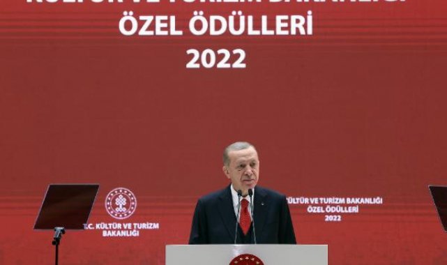 Erdoğan: Türkiye'nin kültür iklimini tek tipleştiren mahalle baskısını reddediyoruz