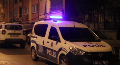 Eşini boğazından bıçaklayıp öldürdü, polise teslim oldu