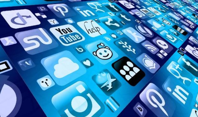 Eski ABD Başkanı Trump'ın Facebook ve Instagram hesapları açılıyor