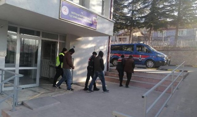 Eskişehir'de 'kaçak kazıya' suçüstü; 4 gözaltı