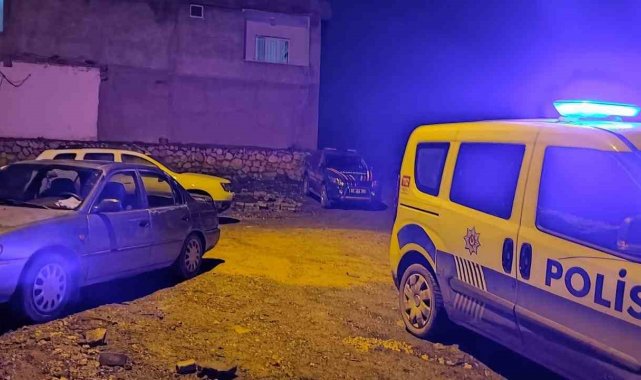 Ev ve otomobile ateş açıldı
