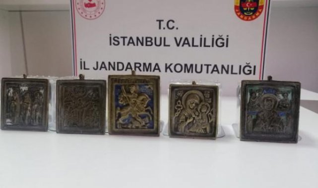 Eyüpsultan'da tarihi eserleri satmak isteyen 2 şüpheli yakalandı
