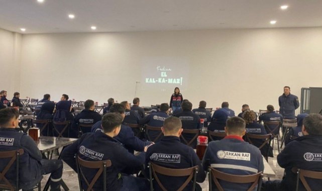 Fabrika işçilerine kadına yönelik şiddetle mücadeleyi anlattılar