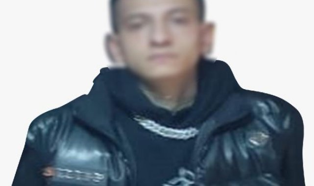 Fatih'te bıçaklı gaspçı kamerada