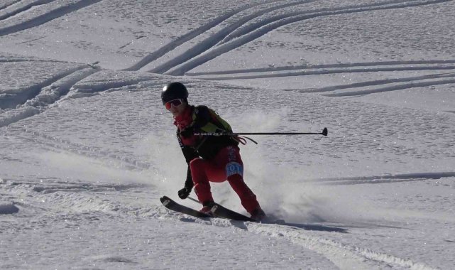 Gençler ve Büyükler Dağ Kayağı Türkiye Şampiyonası Rize'de yapıldı