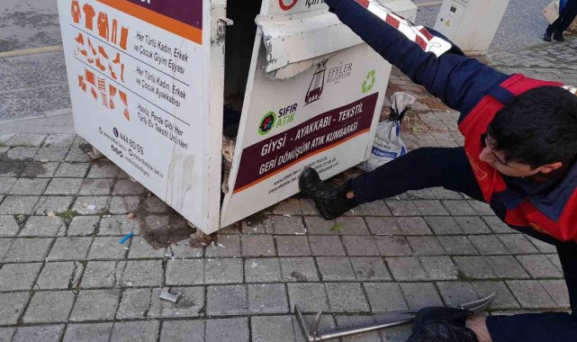 Giysi kumbarasında mahsur kalan kediyi itfaiye ekipleri kurtardı