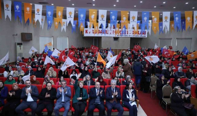 Gölcük'te bin 41 kadın AK Parti'ye katıldı