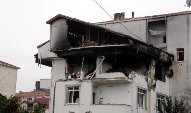 Gölcük'teki doğal gaz kaynaklı patlamanın hasarı gün ağarınca ortaya çıktı