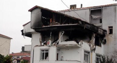 Gölcük'teki doğal gaz kaynaklı patlamanın hasarı gün ağarınca ortaya çıktı