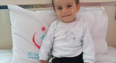 Gönüllülerden oluşan tiyatro, SMA'lı Göktuğ için sahne aldı