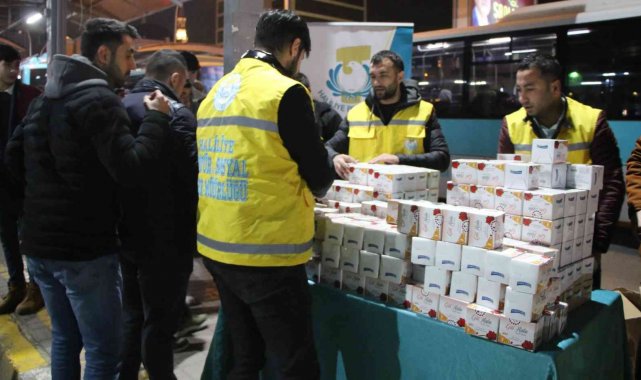 Haliliye'de vatandaşlara kandil simidi ikramı