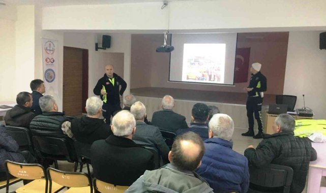 Hisarcık'ta muhtarlara ilk yardım ve trafik eğitimi