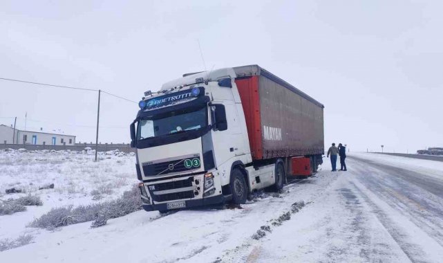Iğdır'da kar yağışı kazayı da beraberinde getirdi